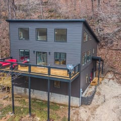 SALE! RRG Cabin w/Hot Tub, Game Room & EV Charger